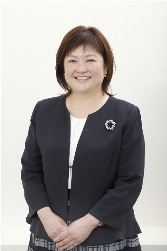 平 美和 氏